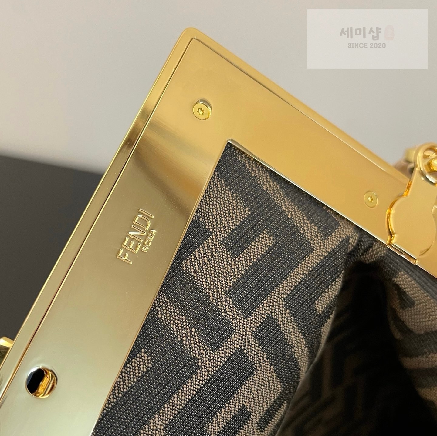 펜디 펜디 미디움 퍼스트백 블랙 Bag 7번 이미지