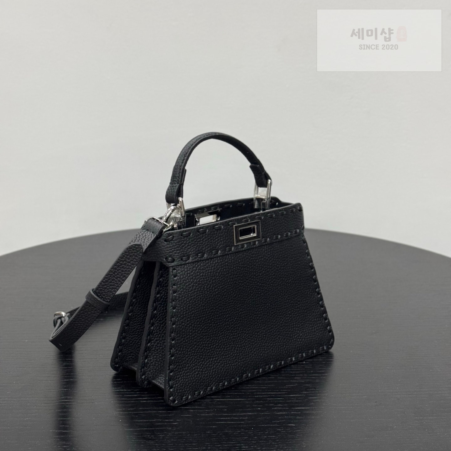 펜디 펜디 쁘띠 피카부 아이씨 유 블랙 Bag 3번 이미지