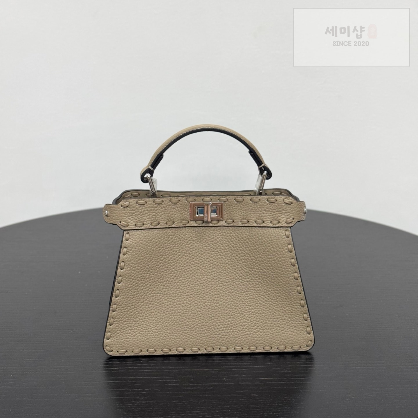 펜디 펜디 쁘띠 피카부 아이씨 유 베이지 Bag 1번 이미지