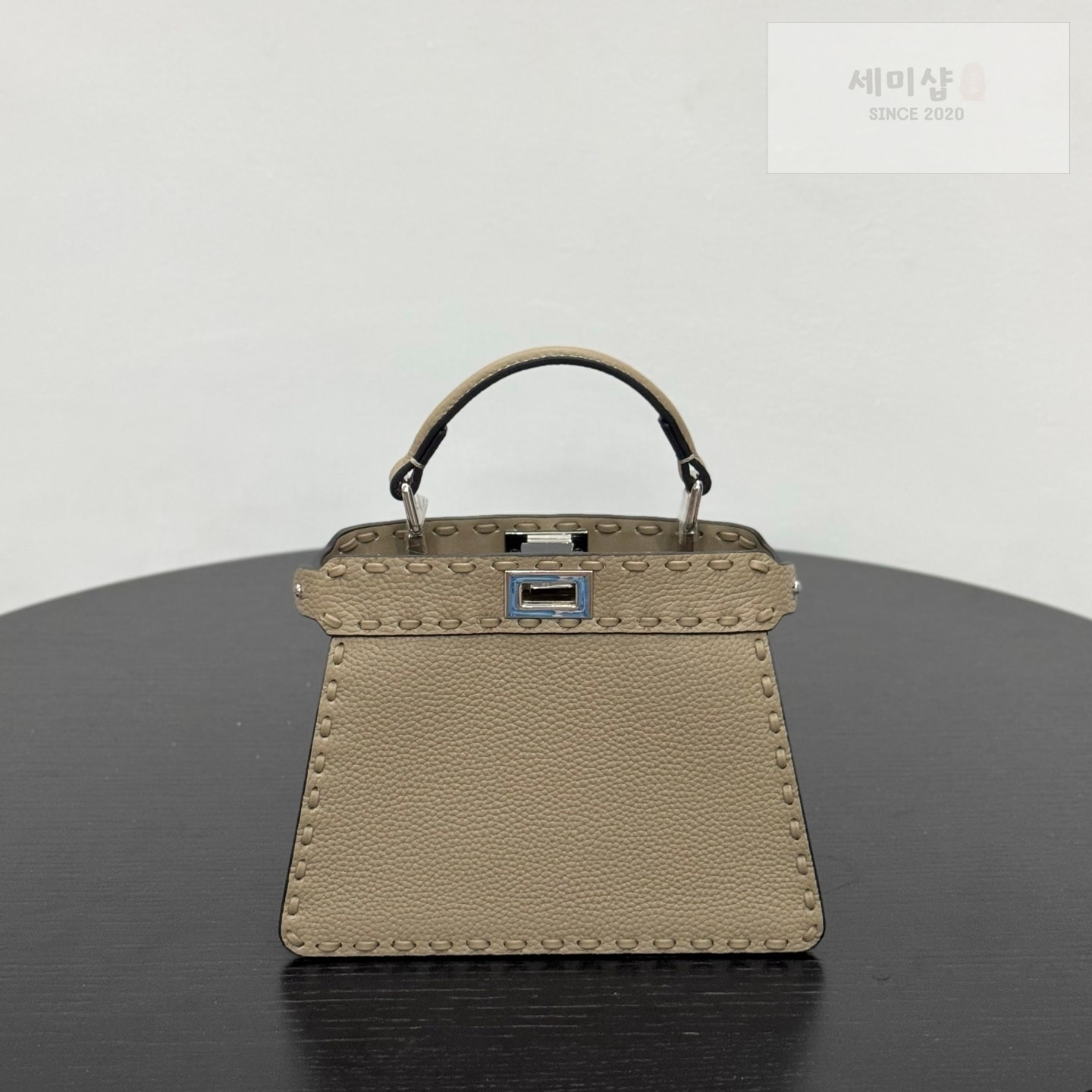 펜디 펜디 쁘띠 피카부 아이씨 유 베이지 Bag 2번 이미지