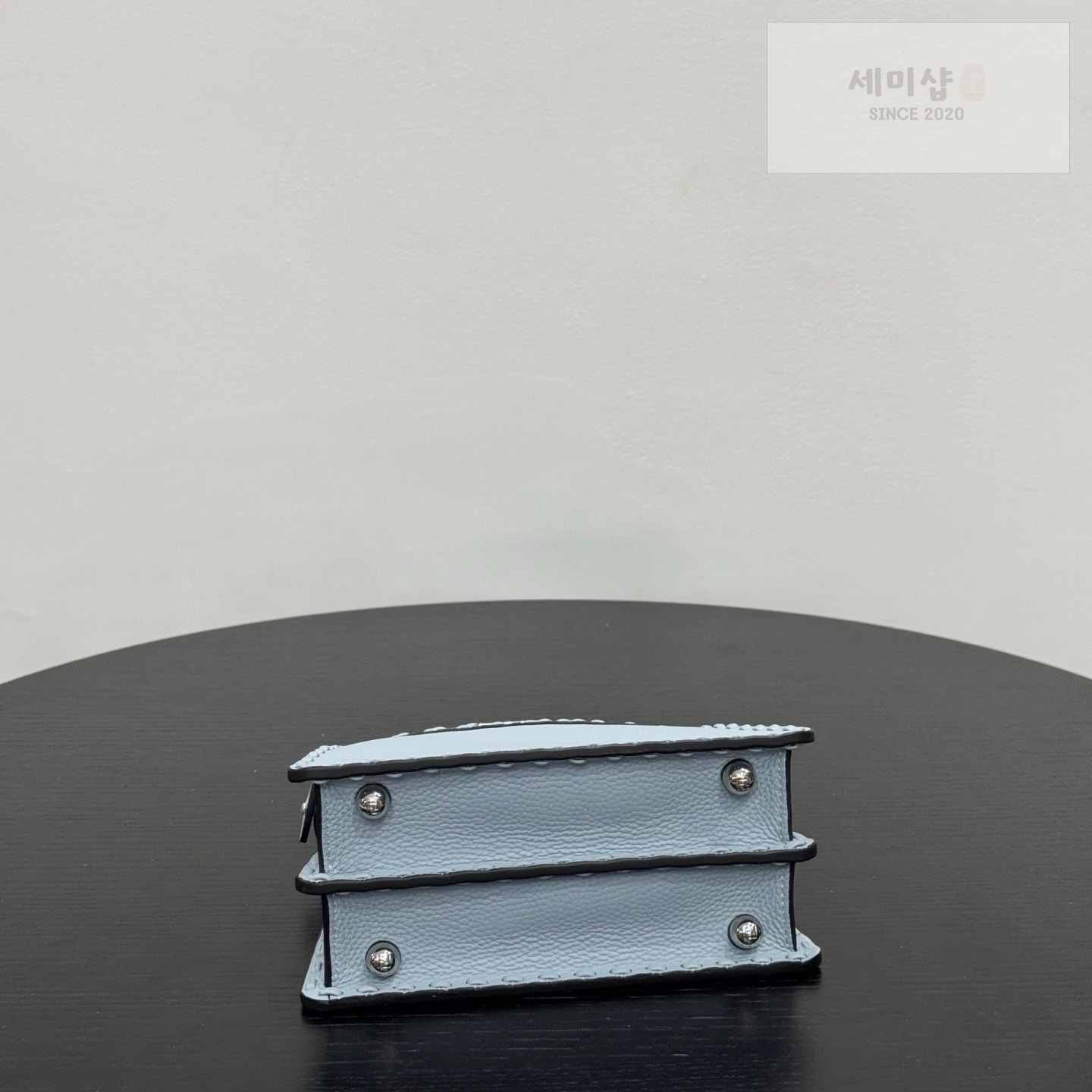 펜디 펜디 쁘띠 피카부 아이씨 유 라이트 블루 Bag 4번 이미지