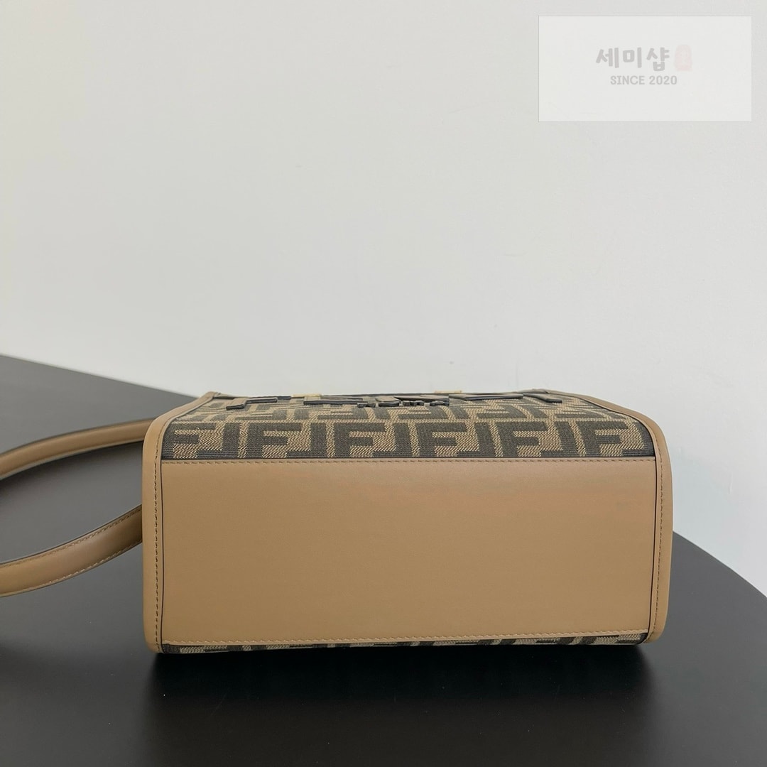 펜디 펜디 스몰 션샤인 쇼퍼백 FF 모노그램 Bag 4번 이미지
