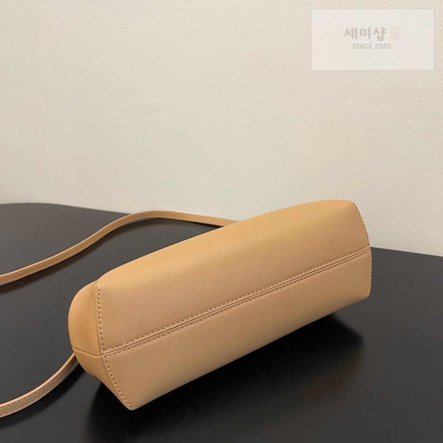 펜디 펜디 스몰 퍼스트백 웜 베이지 Bag 4번 이미지