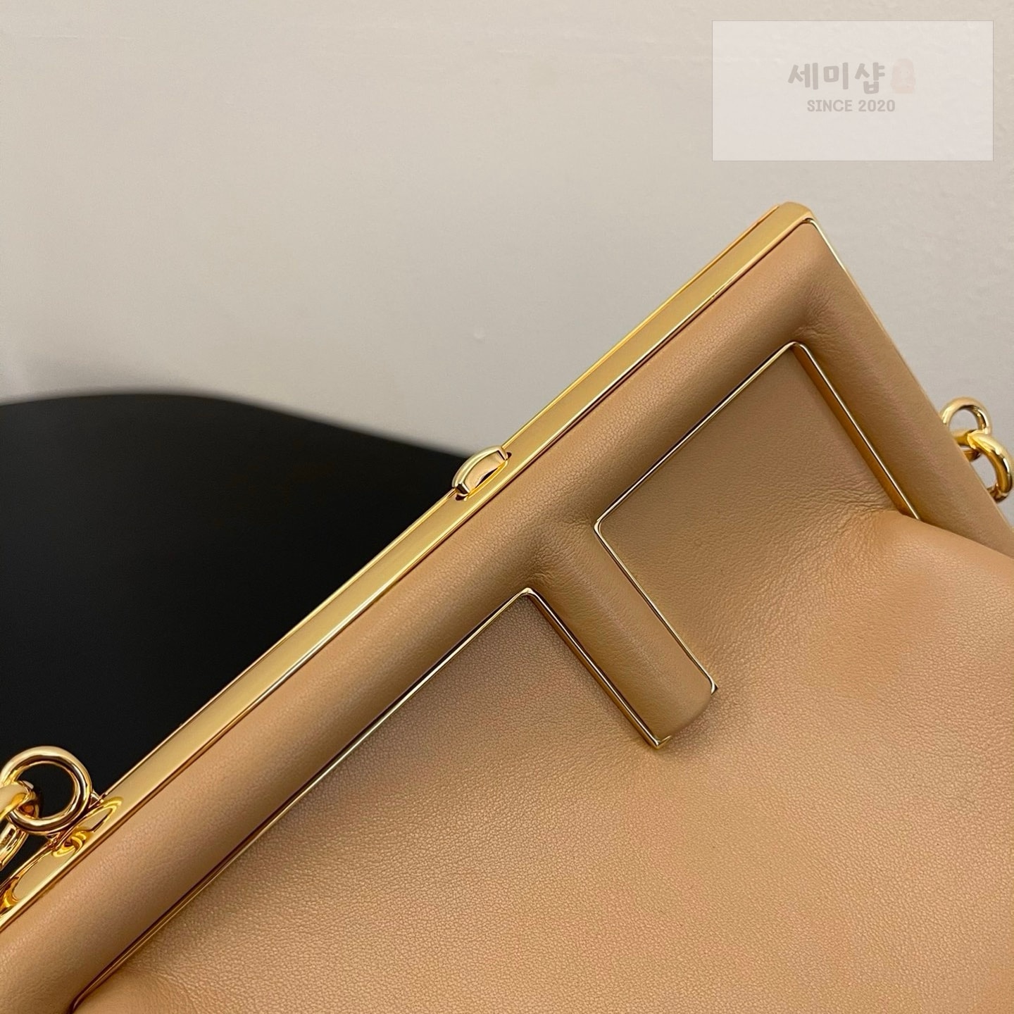 펜디 펜디 스몰 퍼스트백 웜 베이지 Bag 5번 이미지