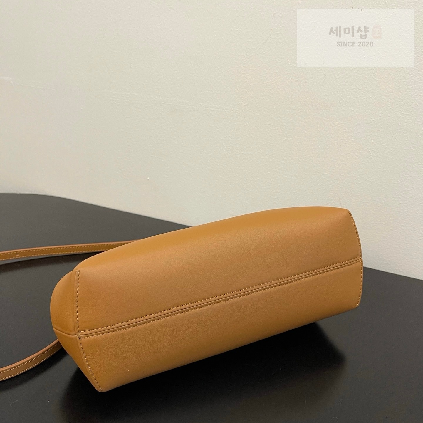 펜디 펜디 스몰 퍼스트백 탄(브라운) Bag 4번 이미지