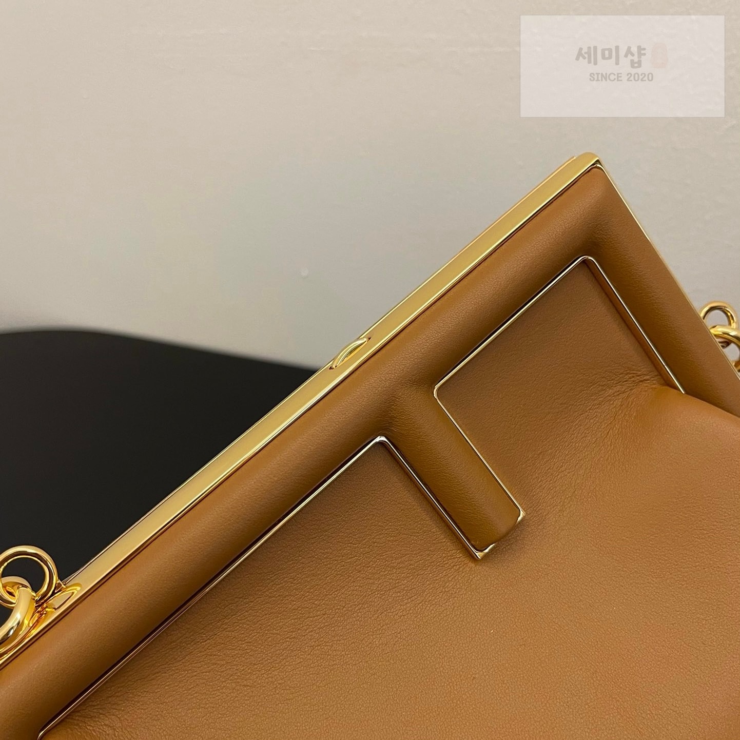 펜디 펜디 스몰 퍼스트백 탄(브라운) Bag 5번 이미지