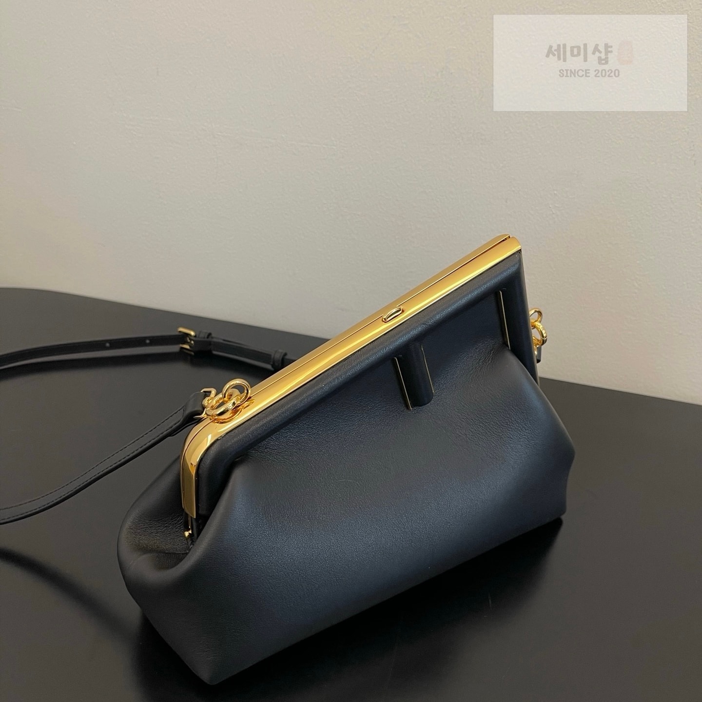 펜디 펜디 스몰 퍼스트백 블랙 Bag 3번 이미지