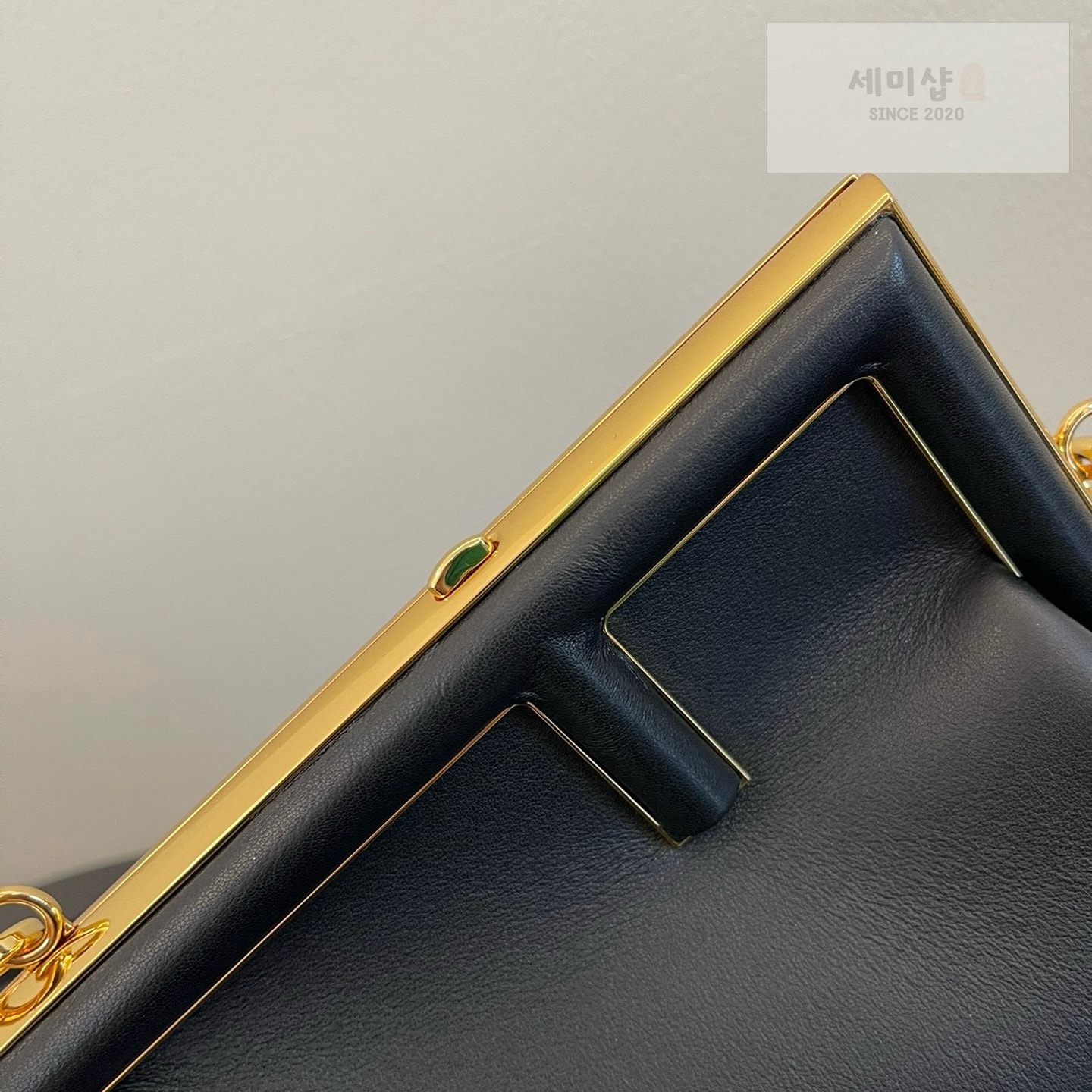 펜디 펜디 스몰 퍼스트백 블랙 Bag 5번 이미지