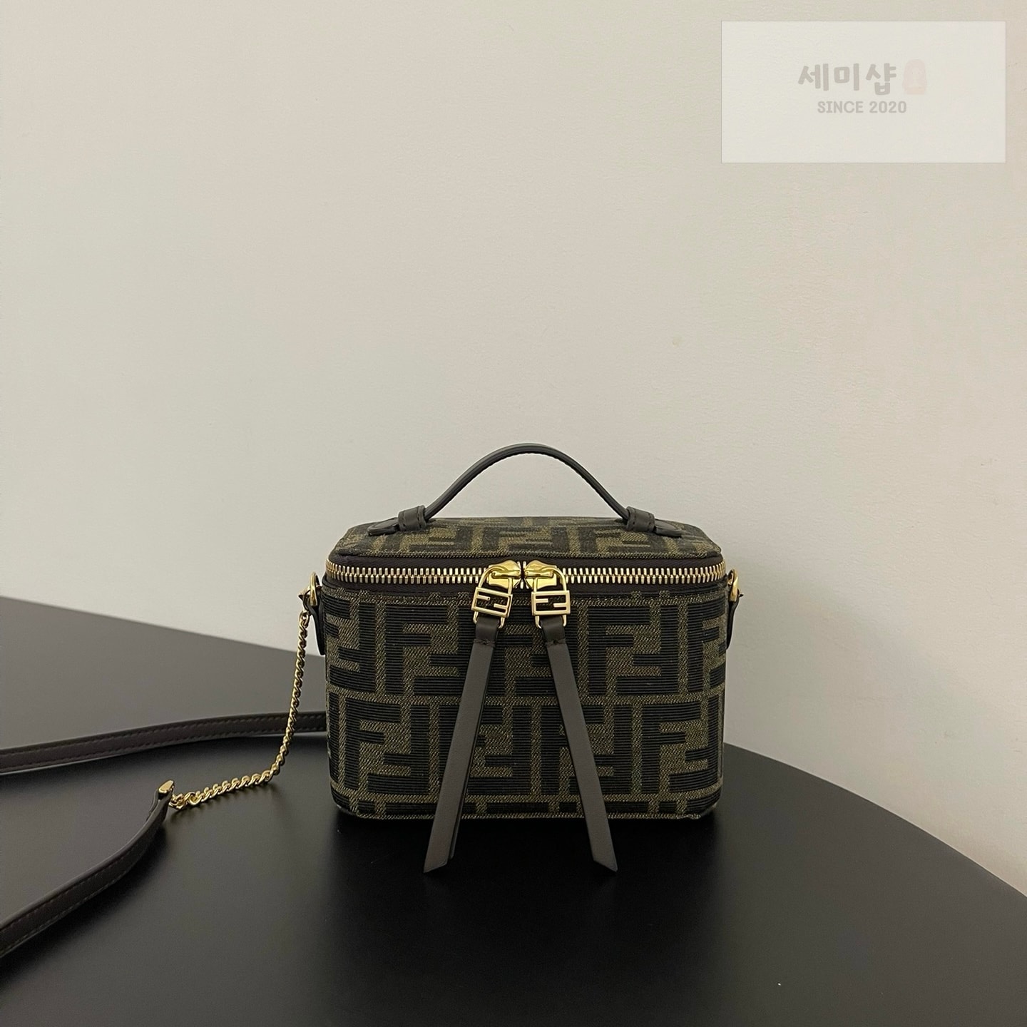 펜디 펜디 스몰 FF 베니티 케이스 FF 모노그램 Bag 1번 이미지