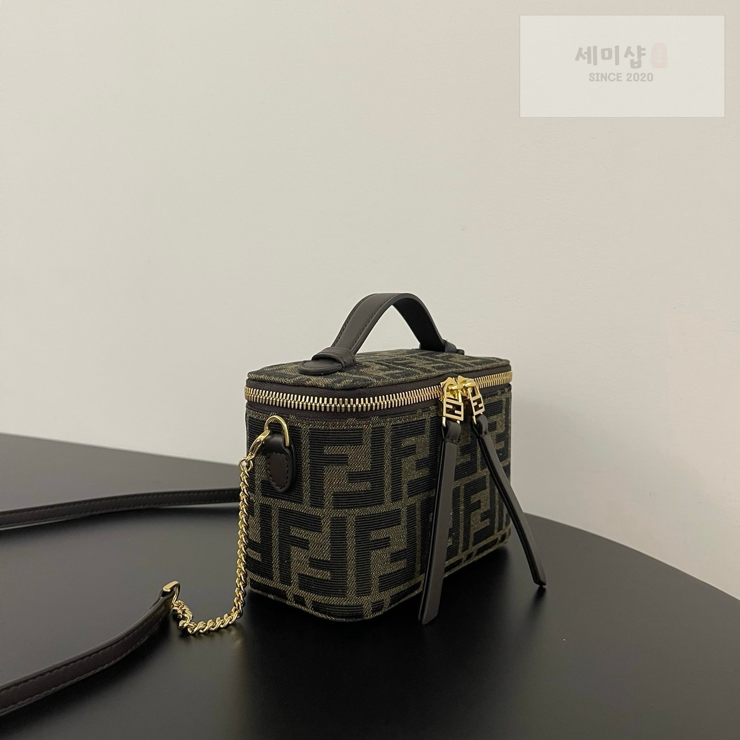 펜디 펜디 스몰 FF 베니티 케이스 FF 모노그램 Bag 3번 이미지