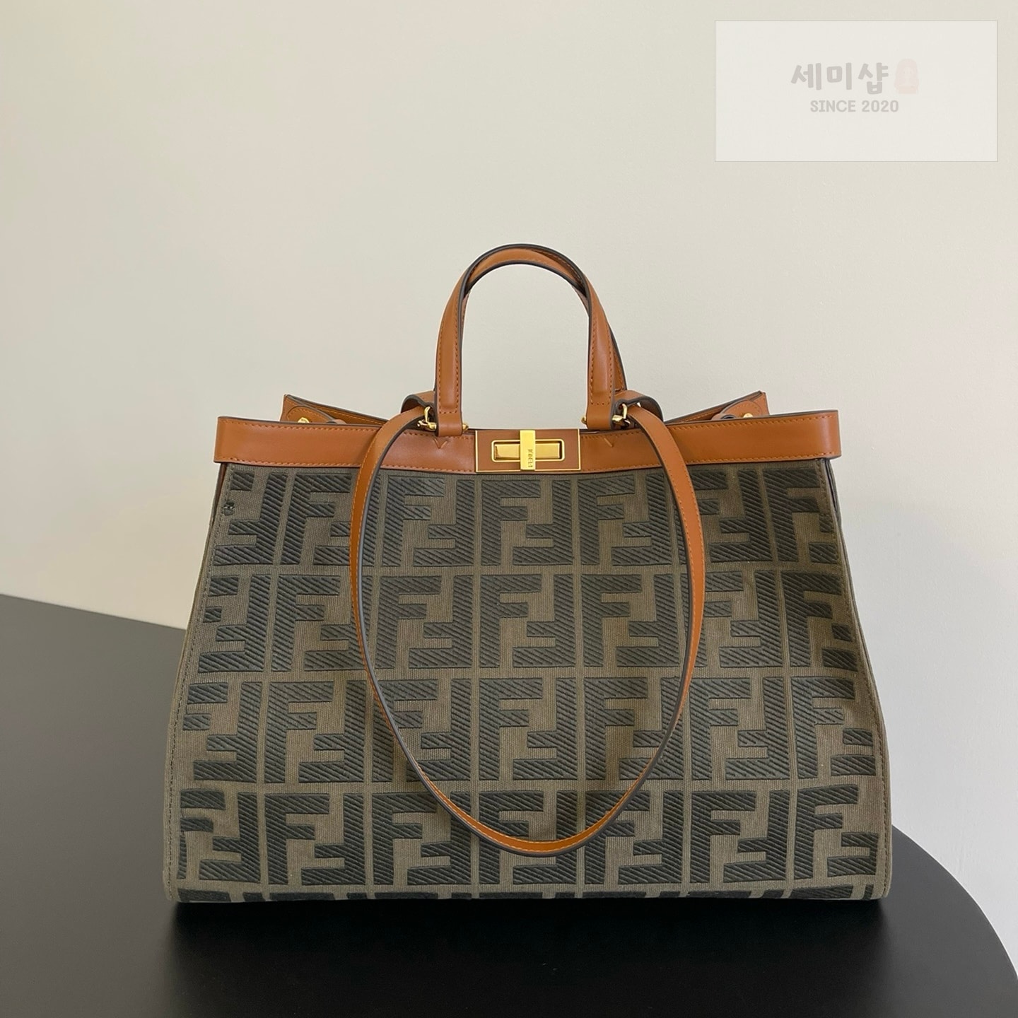 펜디 펜디 피카부 X토트 FF 카키 캔버스 탄(브라운) 엣지 카키 FF 캔버스 Bag 1번 이미지