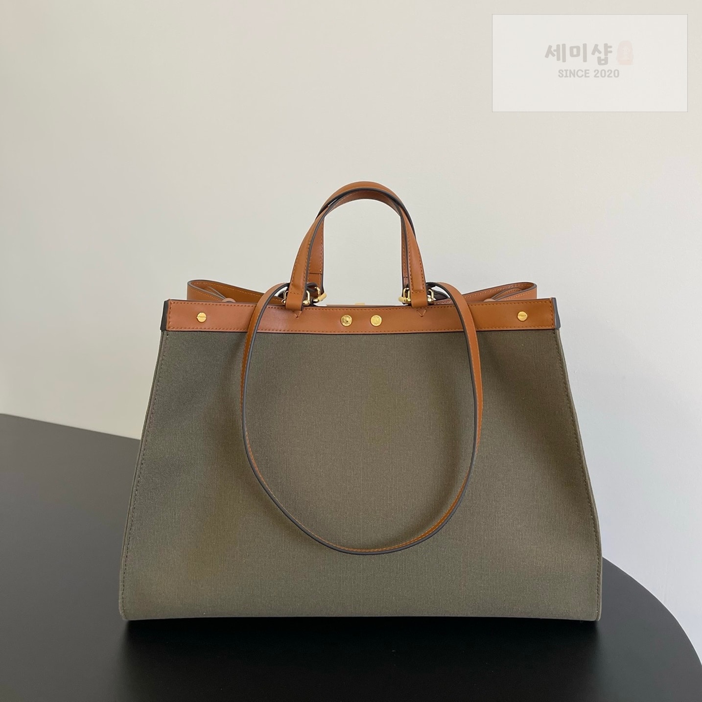 펜디 펜디 피카부 X토트 FF 카키 캔버스 탄(브라운) 엣지 카키 FF 캔버스 Bag 2번 이미지
