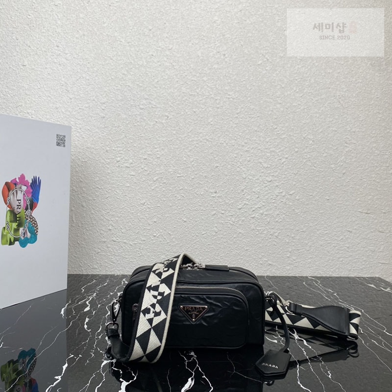 P R A D A 프라다 나파 가죽 멀티 포켓 숄더백 1BH198 5컬러 Bag 5번 이미지