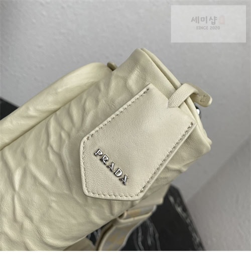 P R A D A 프라다 나파 가죽 멀티 포켓 숄더백 1BH198 5컬러 Bag 7번 이미지