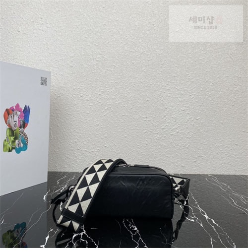 P R A D A 프라다 나파 가죽 멀티 포켓 숄더백 1BH198 5컬러 Bag 2번 이미지