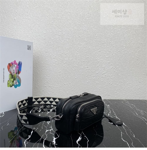 P R A D A 프라다 나파 가죽 멀티 포켓 숄더백 1BH198 5컬러 Bag 27번 이미지