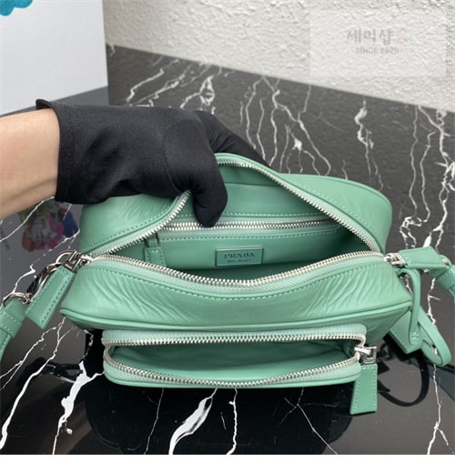 P R A D A 프라다 나파 가죽 멀티 포켓 숄더백 1BH198 5컬러 Bag 13번 이미지