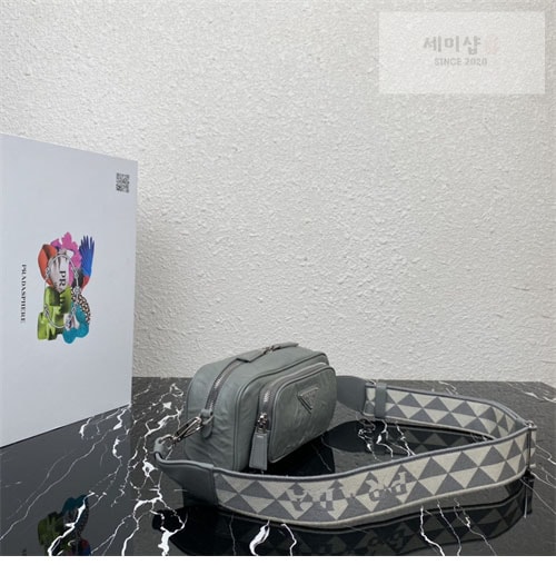 P R A D A 프라다 나파 가죽 멀티 포켓 숄더백 1BH198 5컬러 Bag 38번 이미지