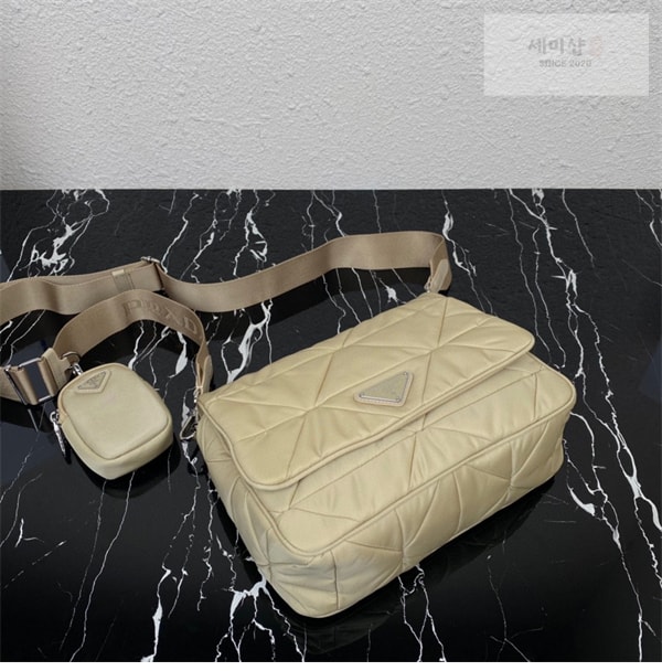 P R A D A 프라다 리나일론 패딩 숄더백 Bag 9번 이미지