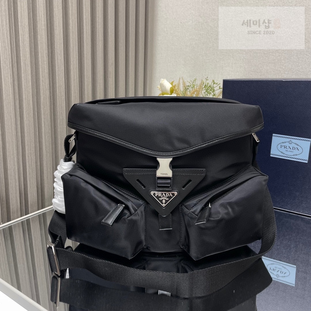 P R A D A 프라다 리나일론 포켓 가죽 숄더 백 29*23*15CM “2COLOR” NO.1 Bag 8번 이미지