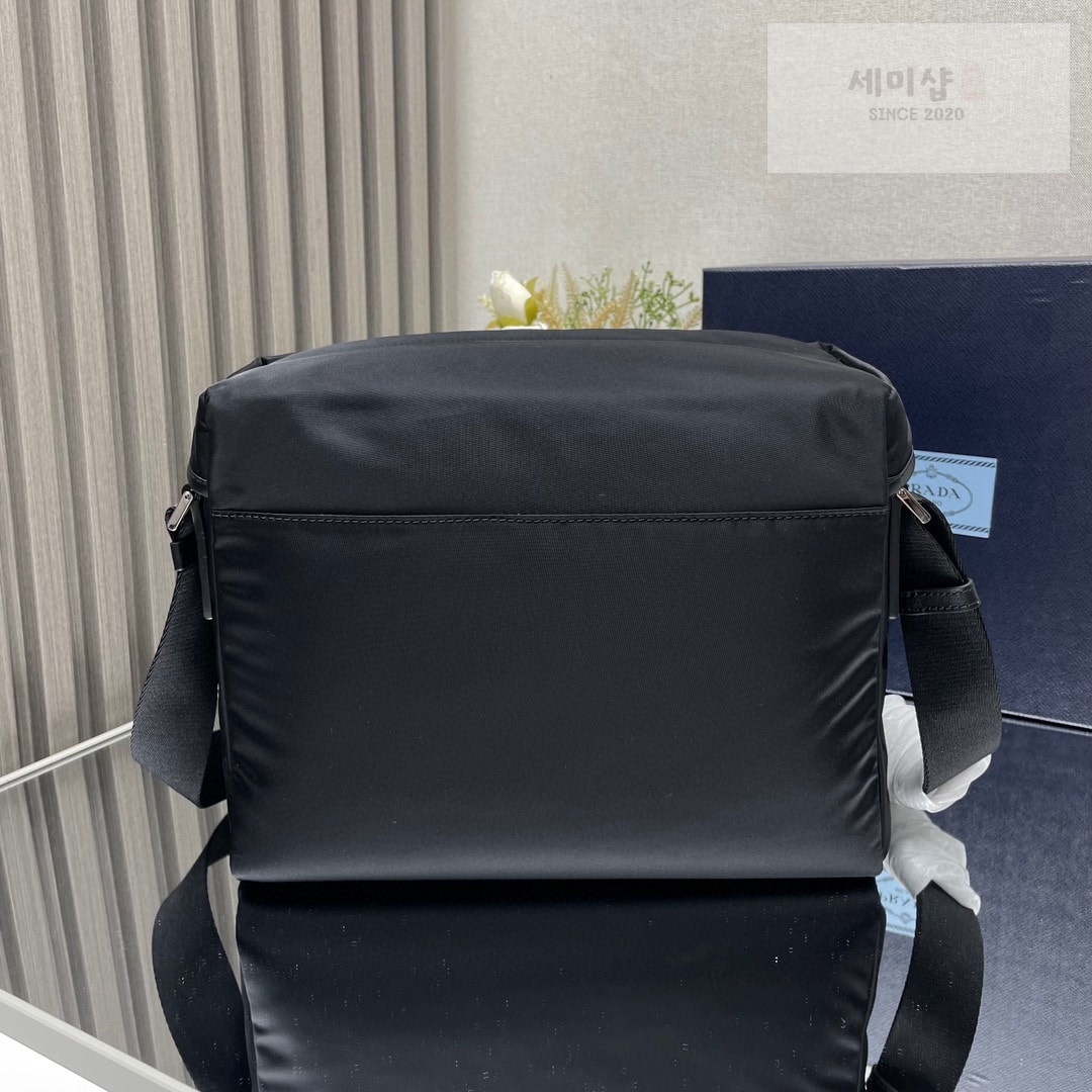 P R A D A 프라다 리나일론 포켓 가죽 숄더 백 29*23*15CM “2COLOR” NO.1 Bag 1번 이미지