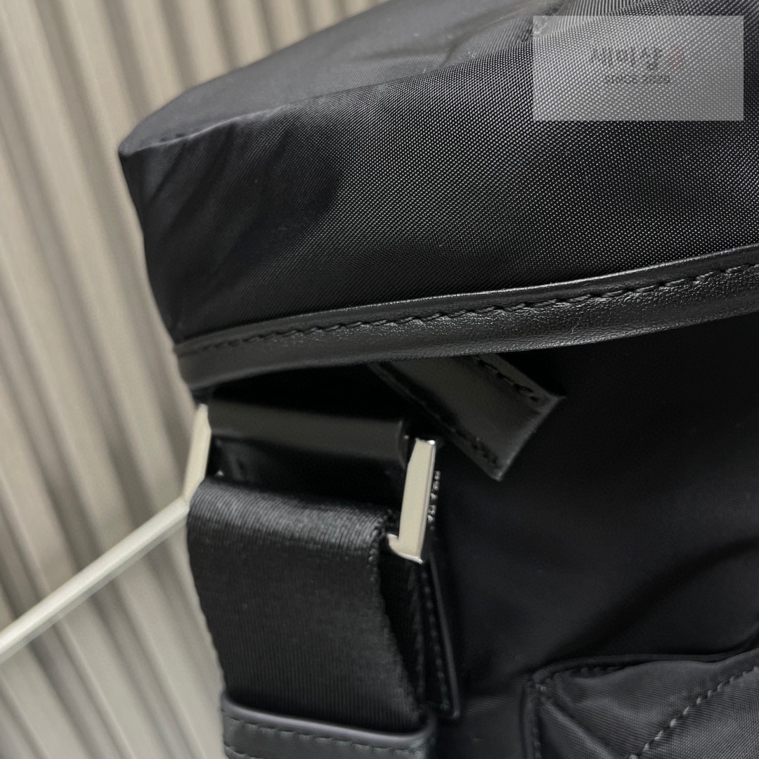 P R A D A 프라다 리나일론 포켓 가죽 숄더 백 29*23*15CM “2COLOR” NO.1 Bag 9번 이미지
