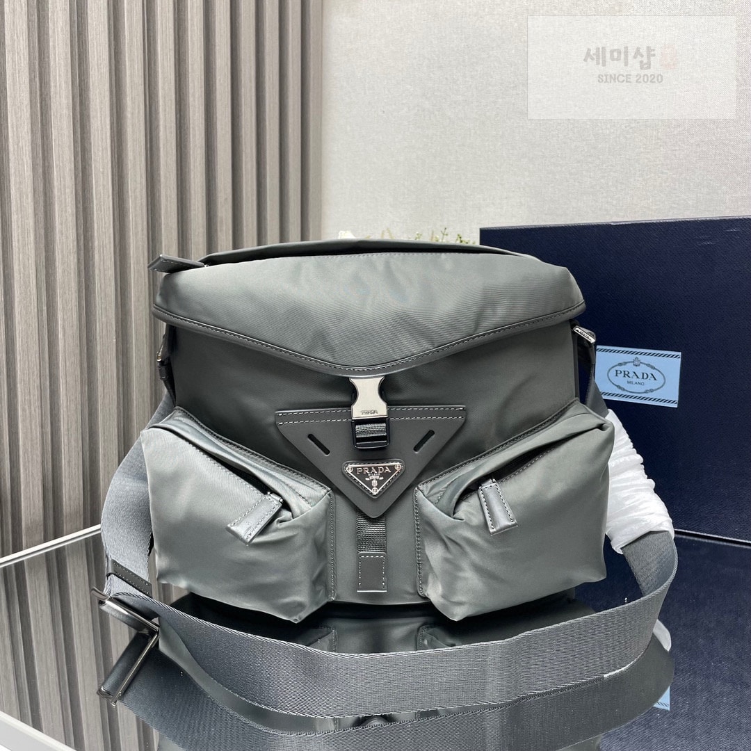 P R A D A 프라다 리나일론 포켓 가죽 숄더 백 29*23*15CM “2COLOR” NO.1 Bag 6번 이미지