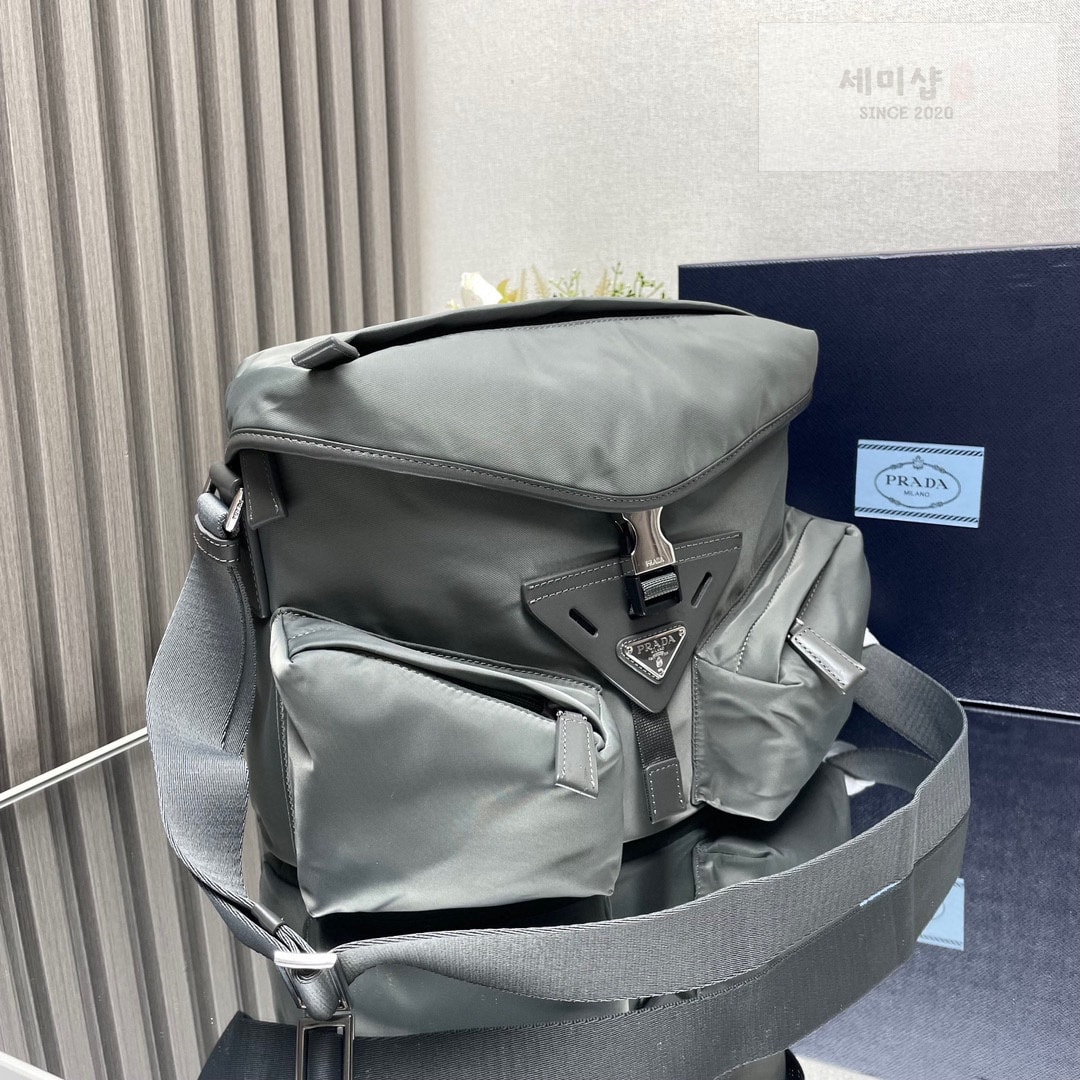P R A D A 프라다 리나일론 포켓 가죽 숄더 백 29*23*15CM “2COLOR” NO.1 Bag 10번 이미지