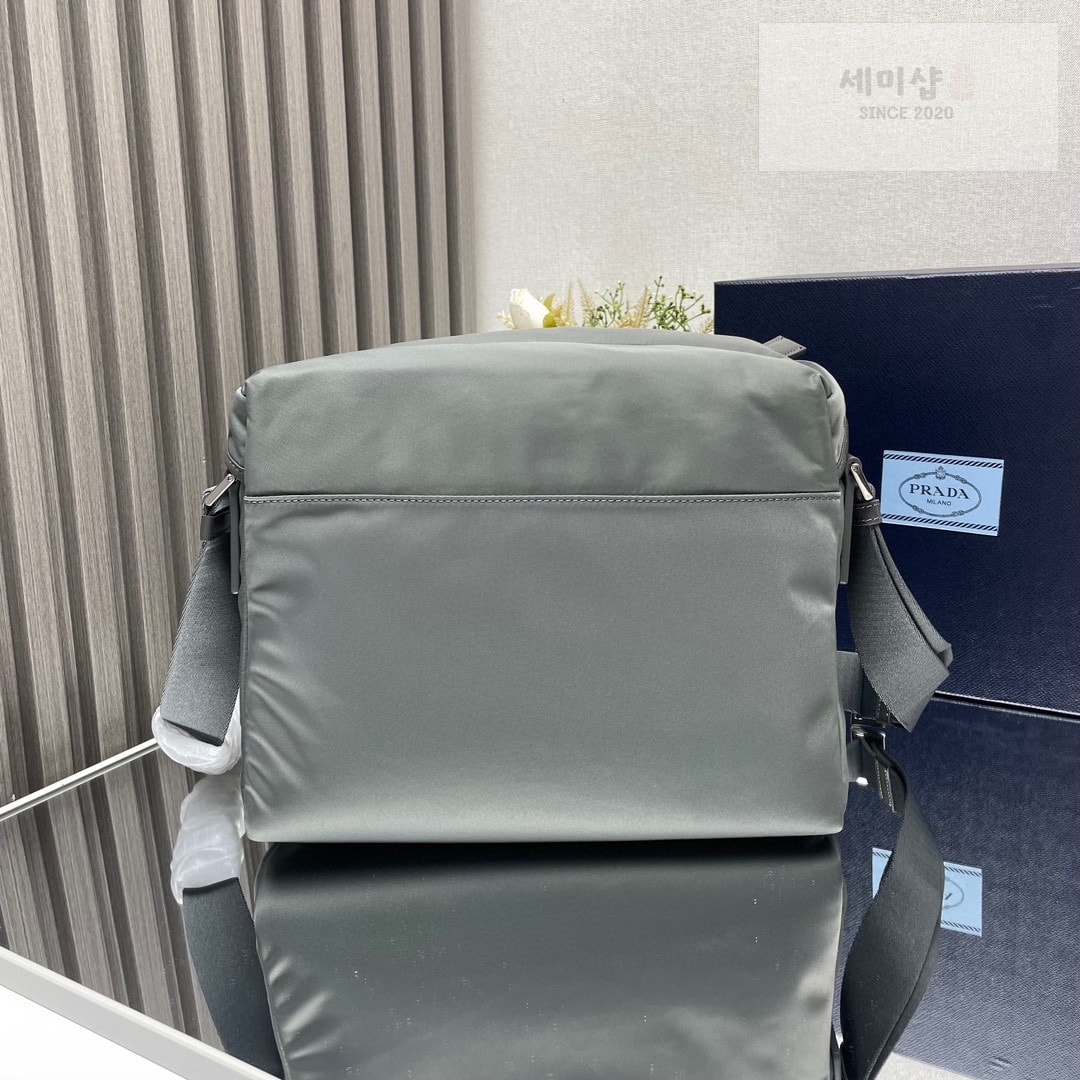 P R A D A 프라다 리나일론 포켓 가죽 숄더 백 29*23*15CM “2COLOR” NO.1 Bag 15번 이미지