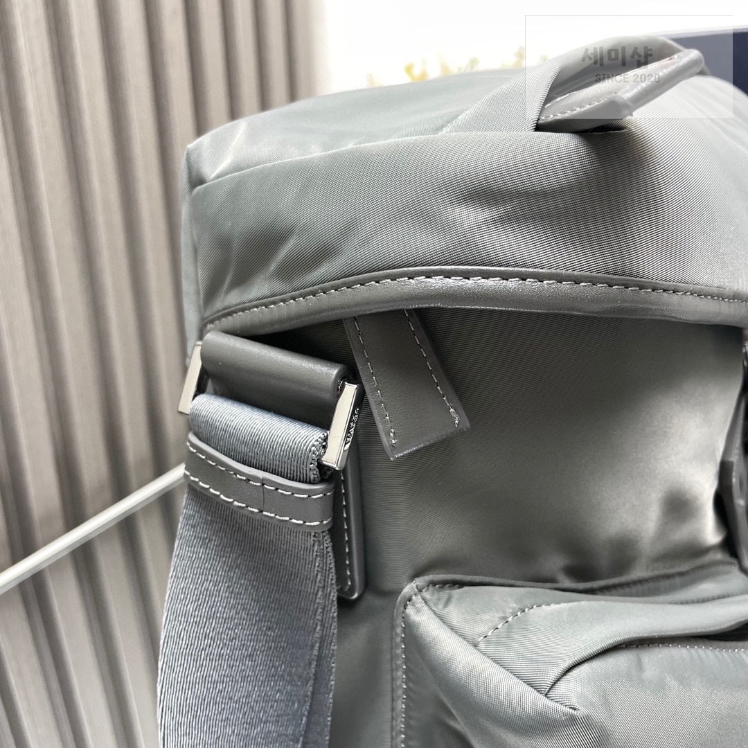 P R A D A 프라다 리나일론 포켓 가죽 숄더 백 29*23*15CM “2COLOR” NO.1 Bag 2번 이미지
