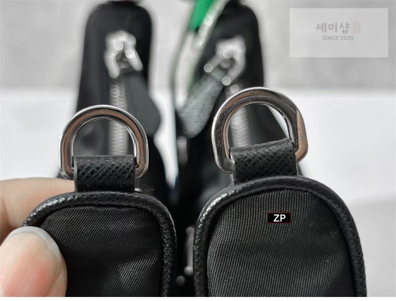 프라다 프라다 리에디션 2005 리나일론 숄더백 레플리카 17번 이미지 - Bag | 세미샵 레플리카 사이트
