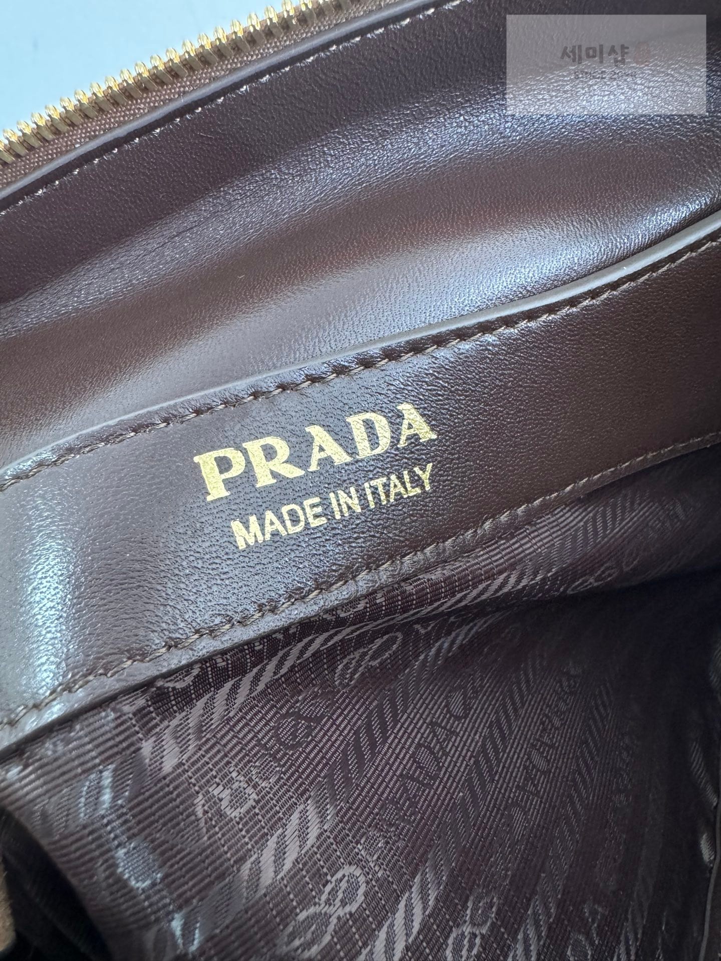프라다 프라다 미디움 스웨이드 탑 핸들 Bag 8번 이미지