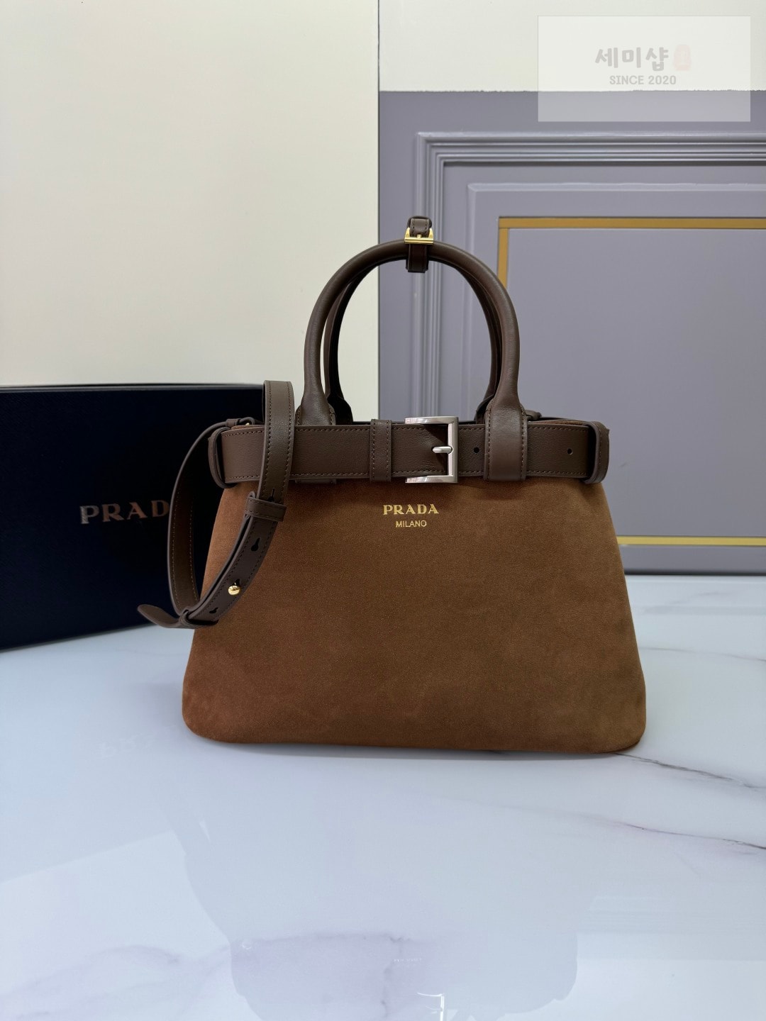 프라다 프라다 미디움 스웨이드 탑 핸들 숄더백 스웨이드 Bag 1번 이미지