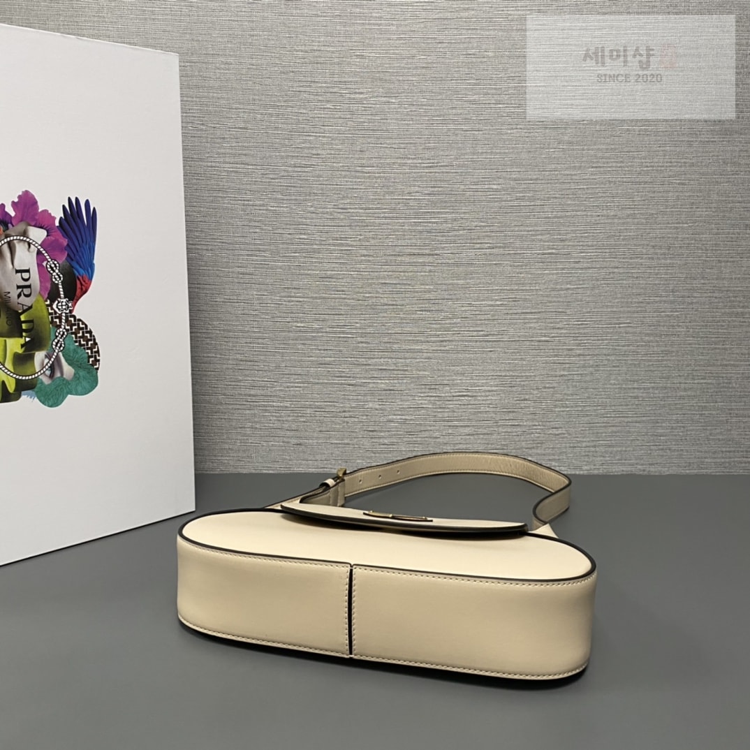 P R A D A 프라다 스몰 가죽 숄더백 25*15*5.5cm “4COLOR” BLACK Bag 18번 이미지