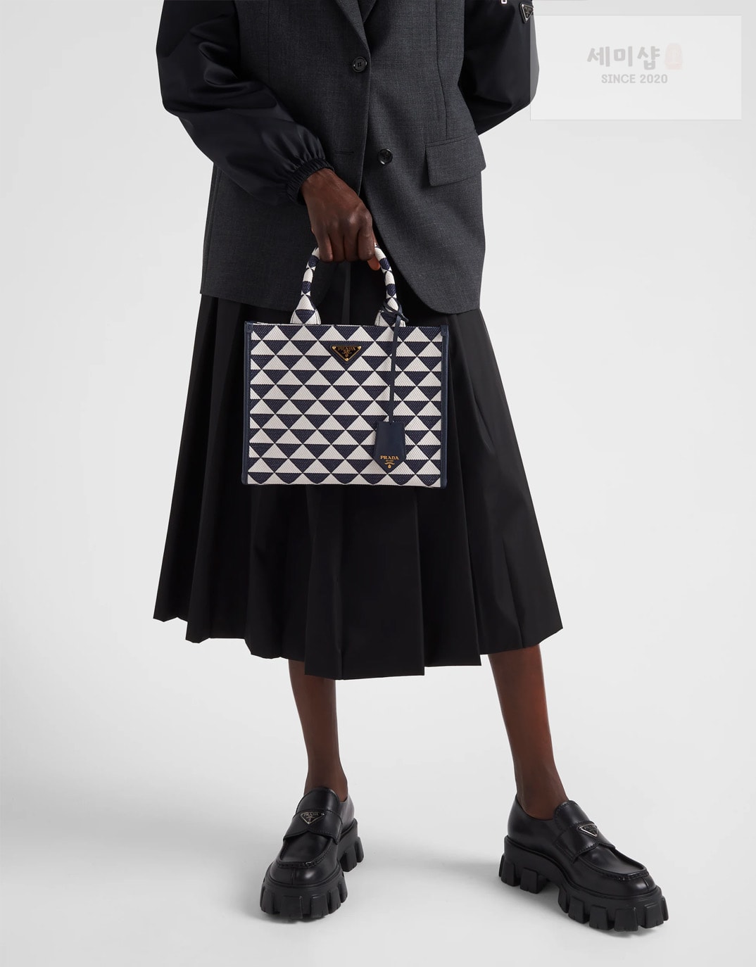 P R A D A 프라다 스몰 심볼 자수 패브릭 핸드백 28*22*9CM Bag 1번 이미지