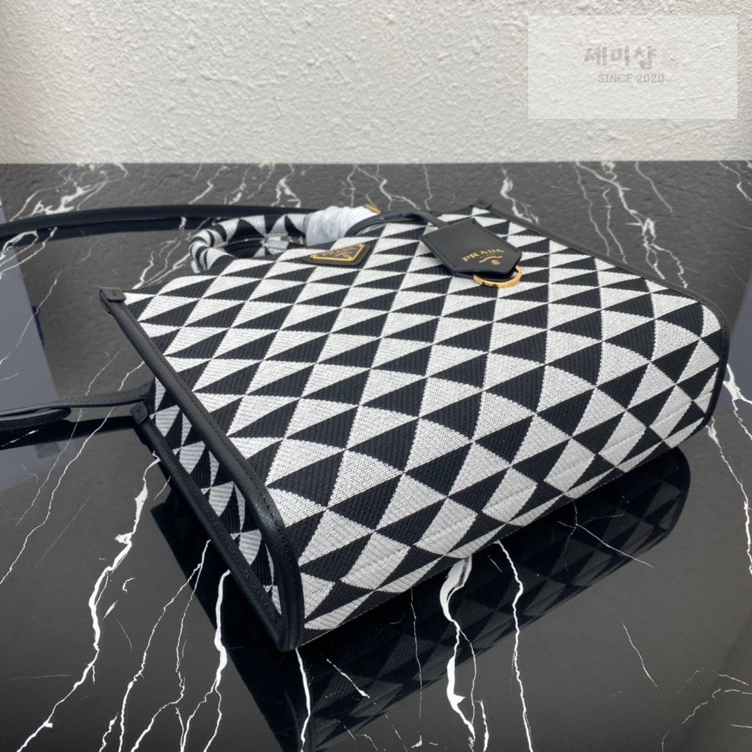 P R A D A 프라다 스몰 심볼 자수 패브릭 핸드백 28*22*9CM Bag 2번 이미지