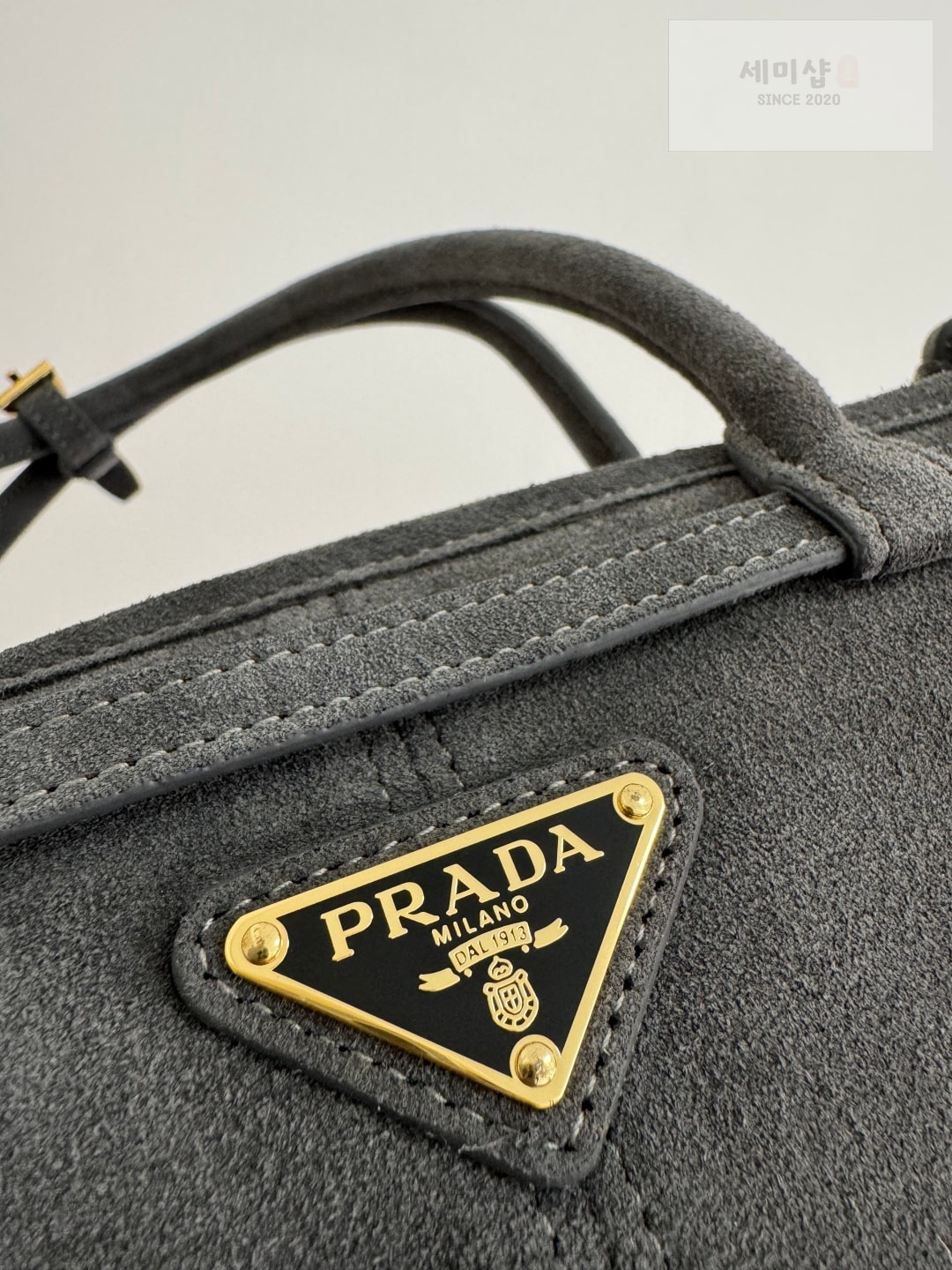 프라다 프라다 스웨이드 보니백 그레이 스웨이드 Bag 5번 이미지