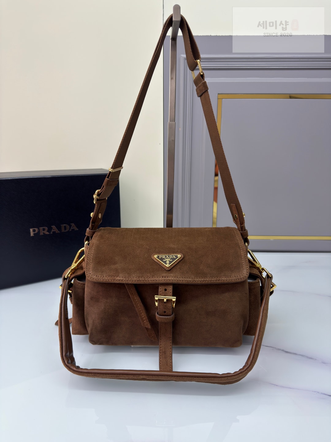 프라다 프라다 익스플로어 미디움 스웨이드 숄더백 Bag 1번 이미지