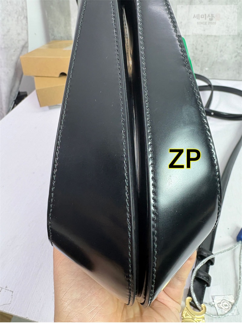 프라다 프라다 클레오 브러시드 레더 숄더백 레플리카 18번 이미지 - Bag | 세미샵 레플리카 사이트