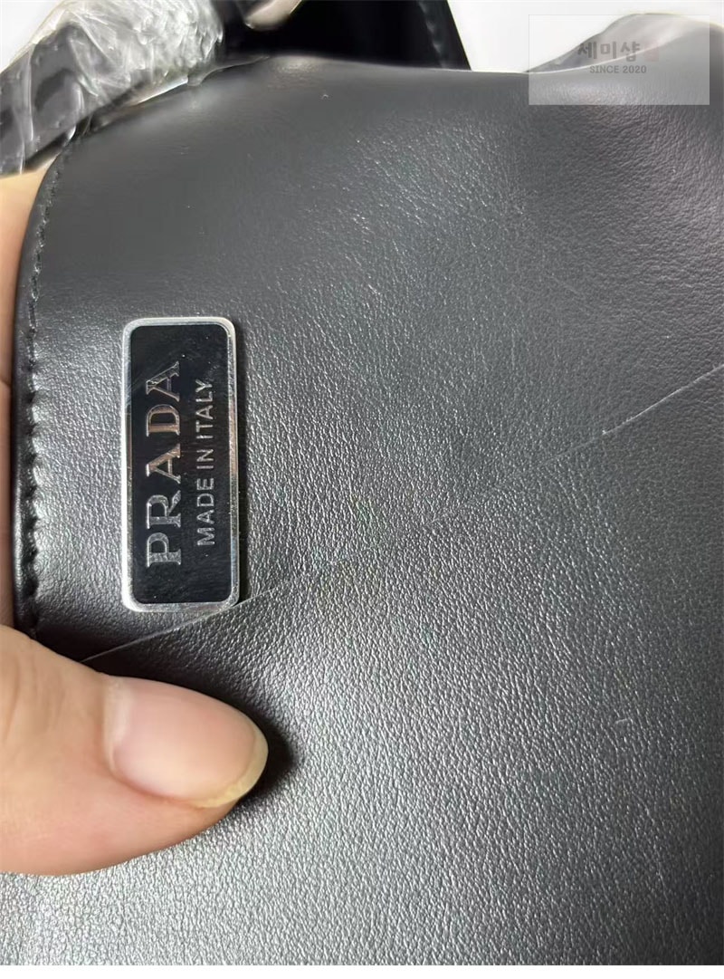 프라다 프라다 클레오 브러시드 레더 숄더백 레플리카 10번 이미지 - Bag | 세미샵 레플리카 사이트
