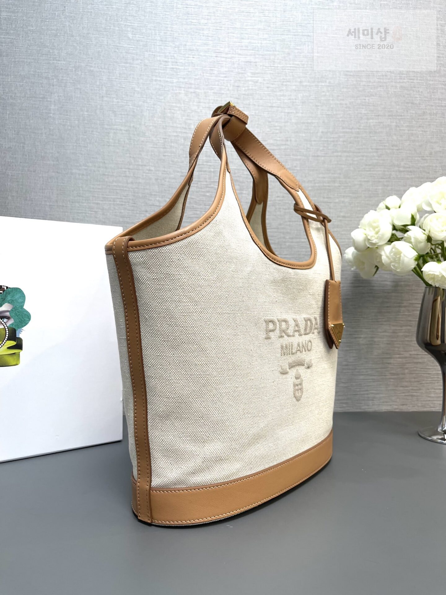 P R A D A 프라다 트라이앵글 키링 린넨 레더 미니 버클 백 28*22.5*12.5CM Bag 8번 이미지
