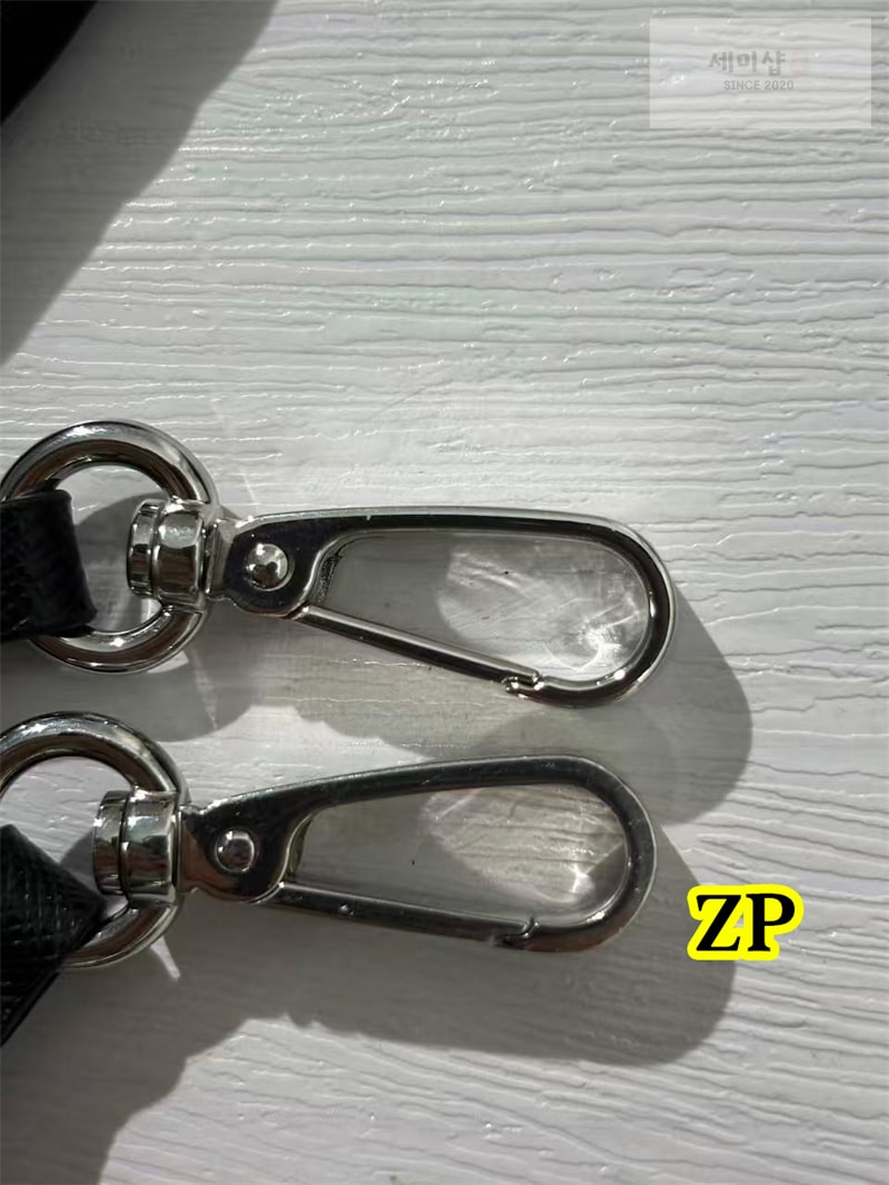 P R A D A 프라다 파우치 리나일론 미디엄 백팩 블랙 1BZ811 레플리카 23번 이미지 - Bag | 세미샵 레플리카 사이트