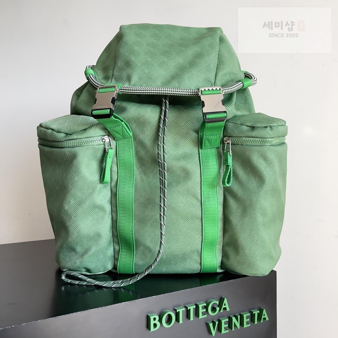 Bottega Veneta Bottega Veneta Alto Nylon BackPack Bag 28번 이미지