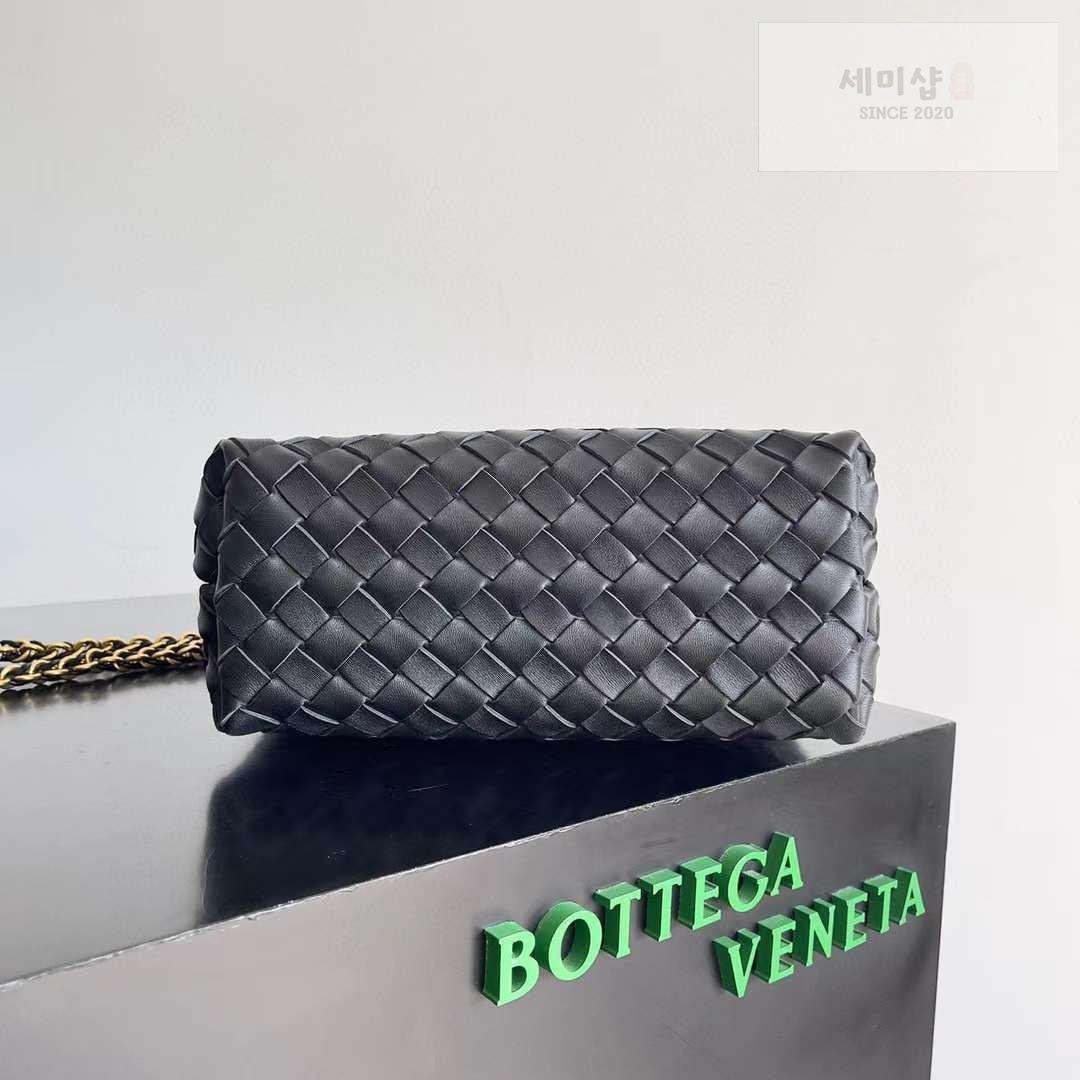 Bottega Veneta Bottega Veneta Andiamo Chain Strap Bag 23번 이미지