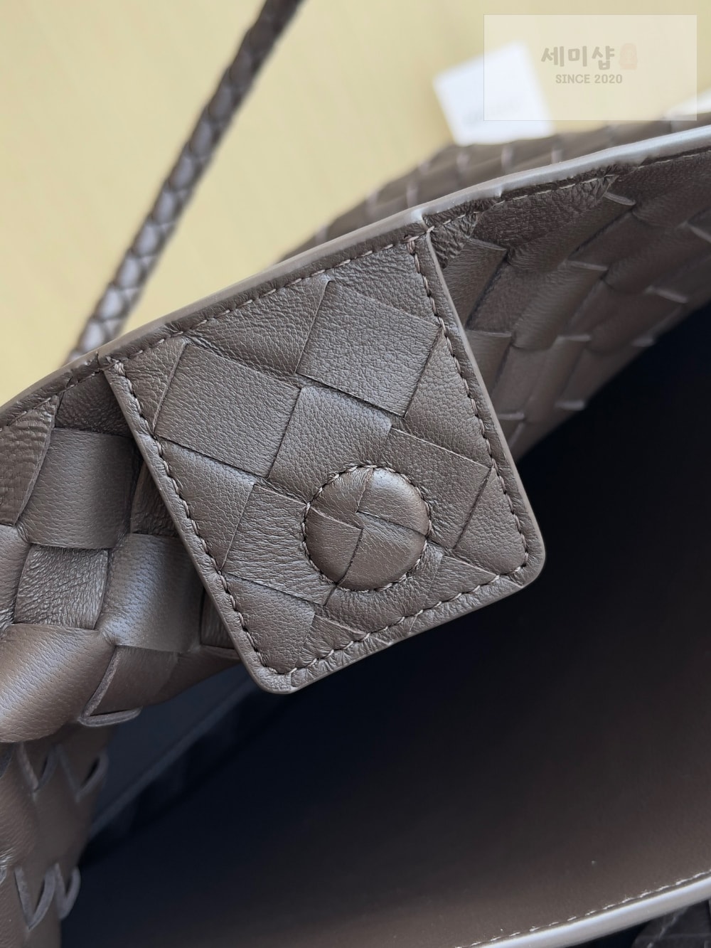 Bottega Veneta Bottega Veneta Andiamo Medium Bag 7번 이미지