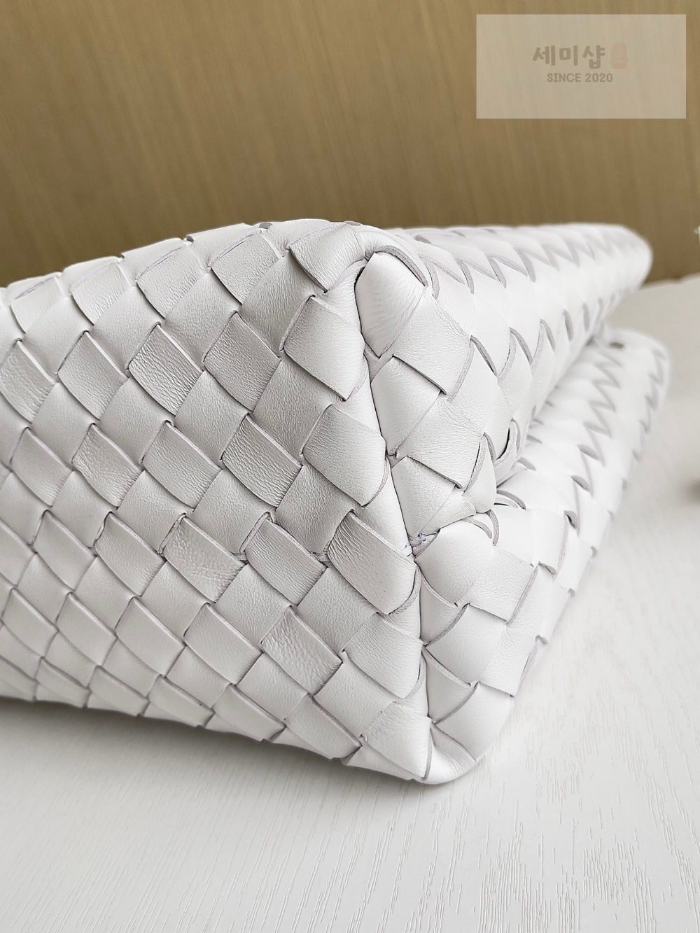 Bottega Veneta Bottega Veneta Andiamo Medium Bag 4번 이미지