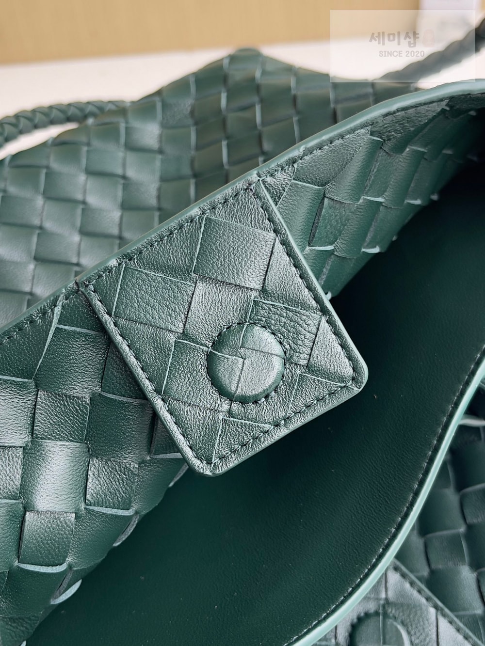 Bottega Veneta Bottega Veneta Andiamo Medium Bag 8번 이미지