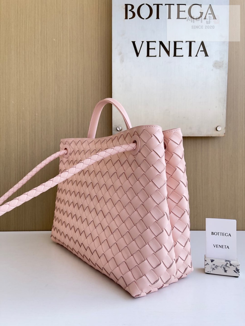 Bottega Veneta Bottega Veneta Andiamo Medium Bag 3번 이미지