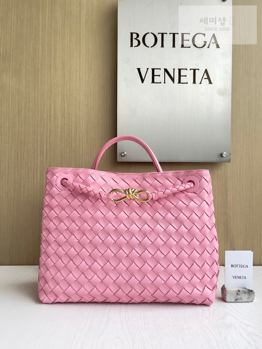 Bottega Veneta Bottega Veneta Andiamo Medium Bag 1번 이미지