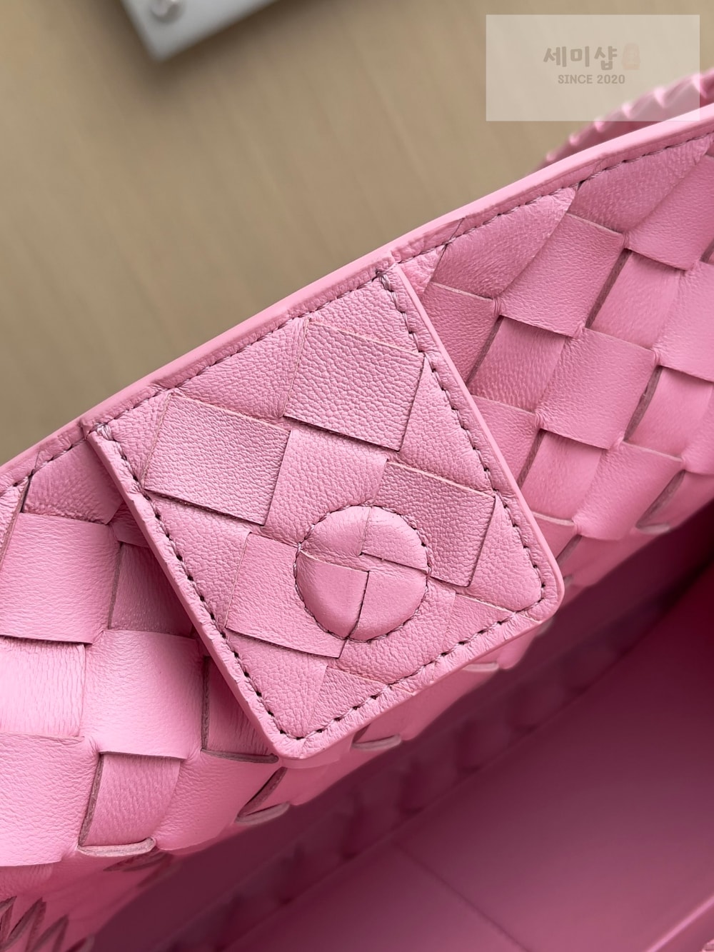 Bottega Veneta Bottega Veneta Andiamo Medium Bag 7번 이미지